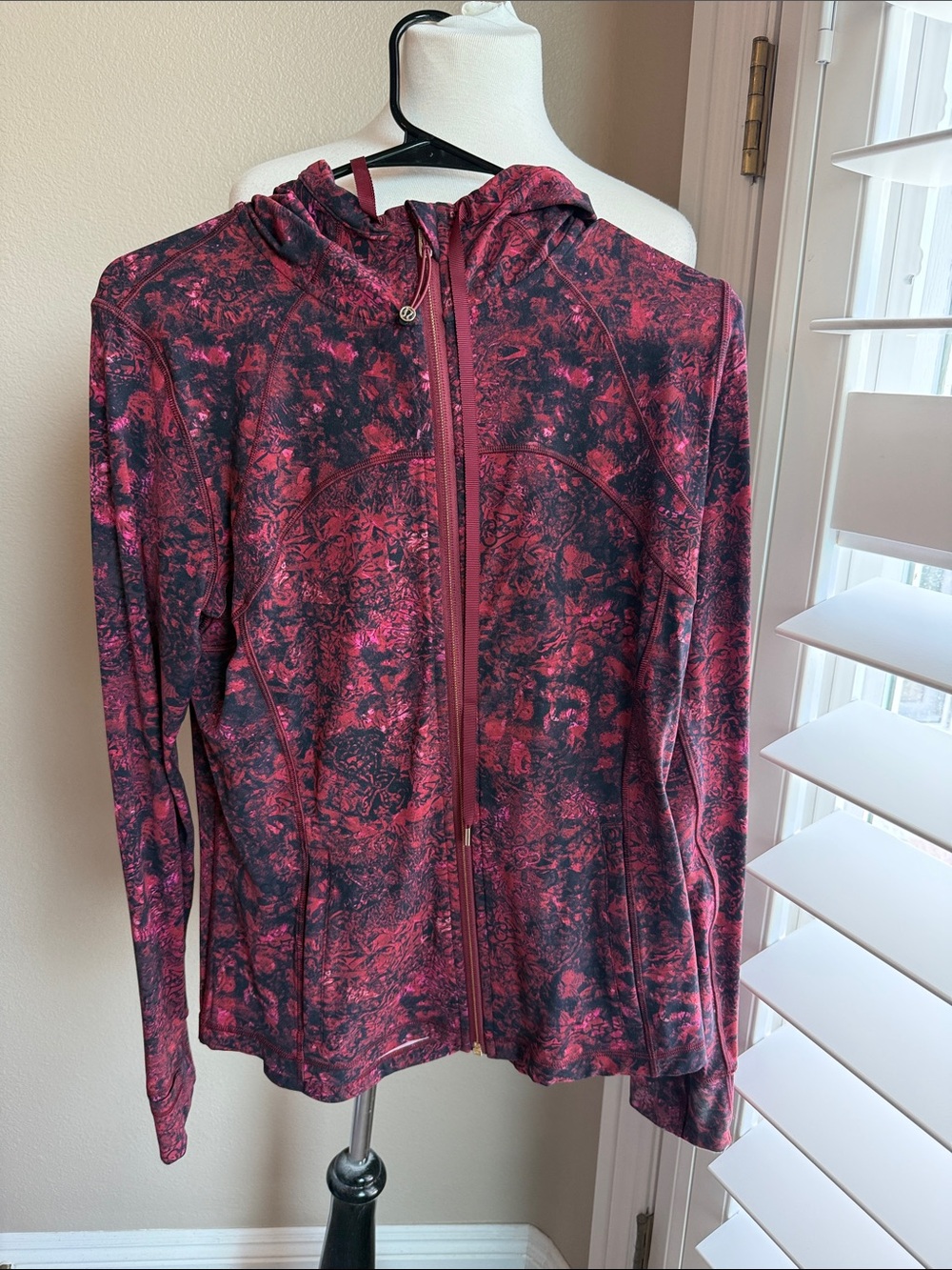 Lululemon Floral Print Hooded Zip-Up Jacket in Deep Pink and Black